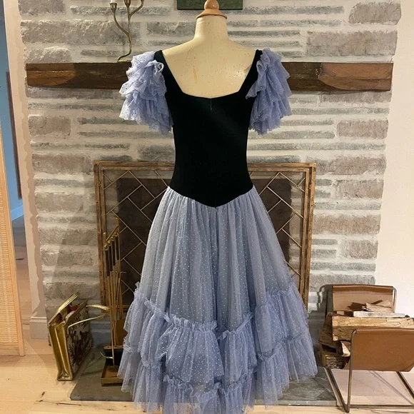 Elegant Black and Lavender Dress - Picture 5 of 6